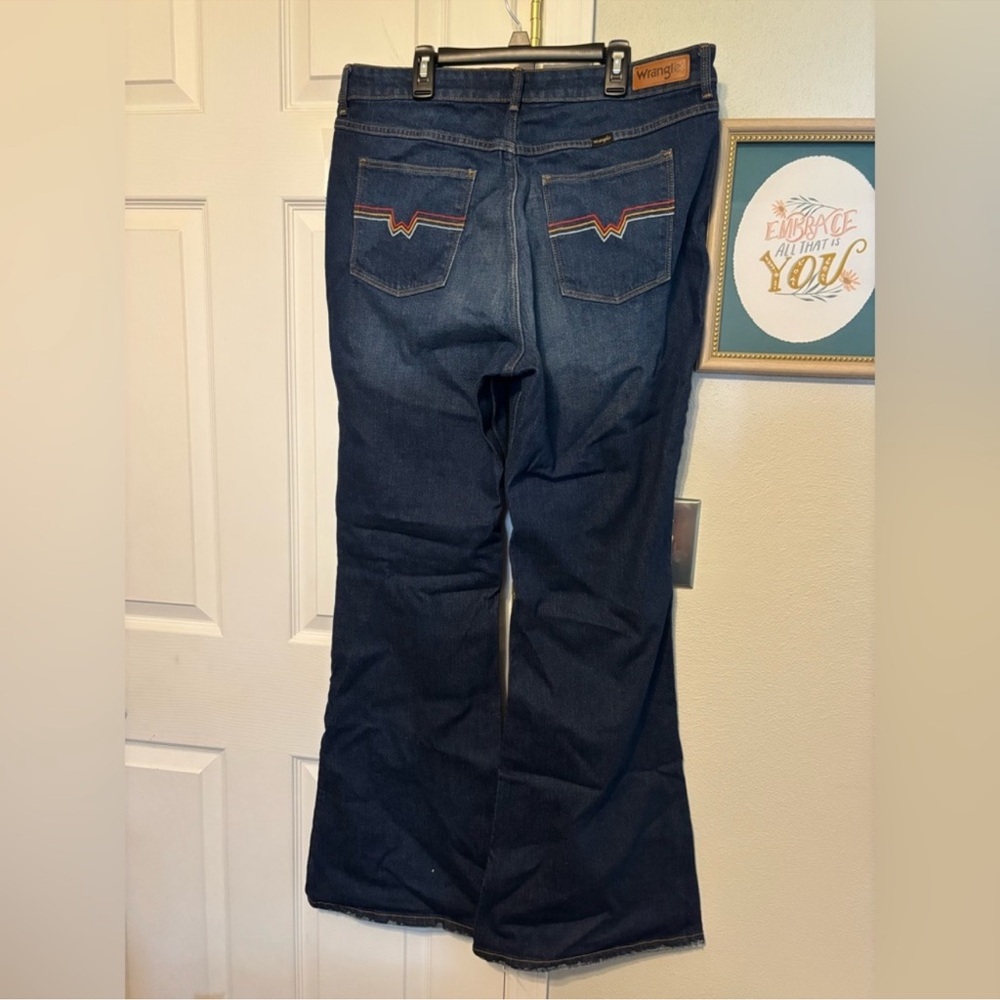 NWT Wrangler Flares with embroidery